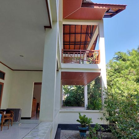 Hotel La Belle Etoile Labuan Bajo Exterior photo