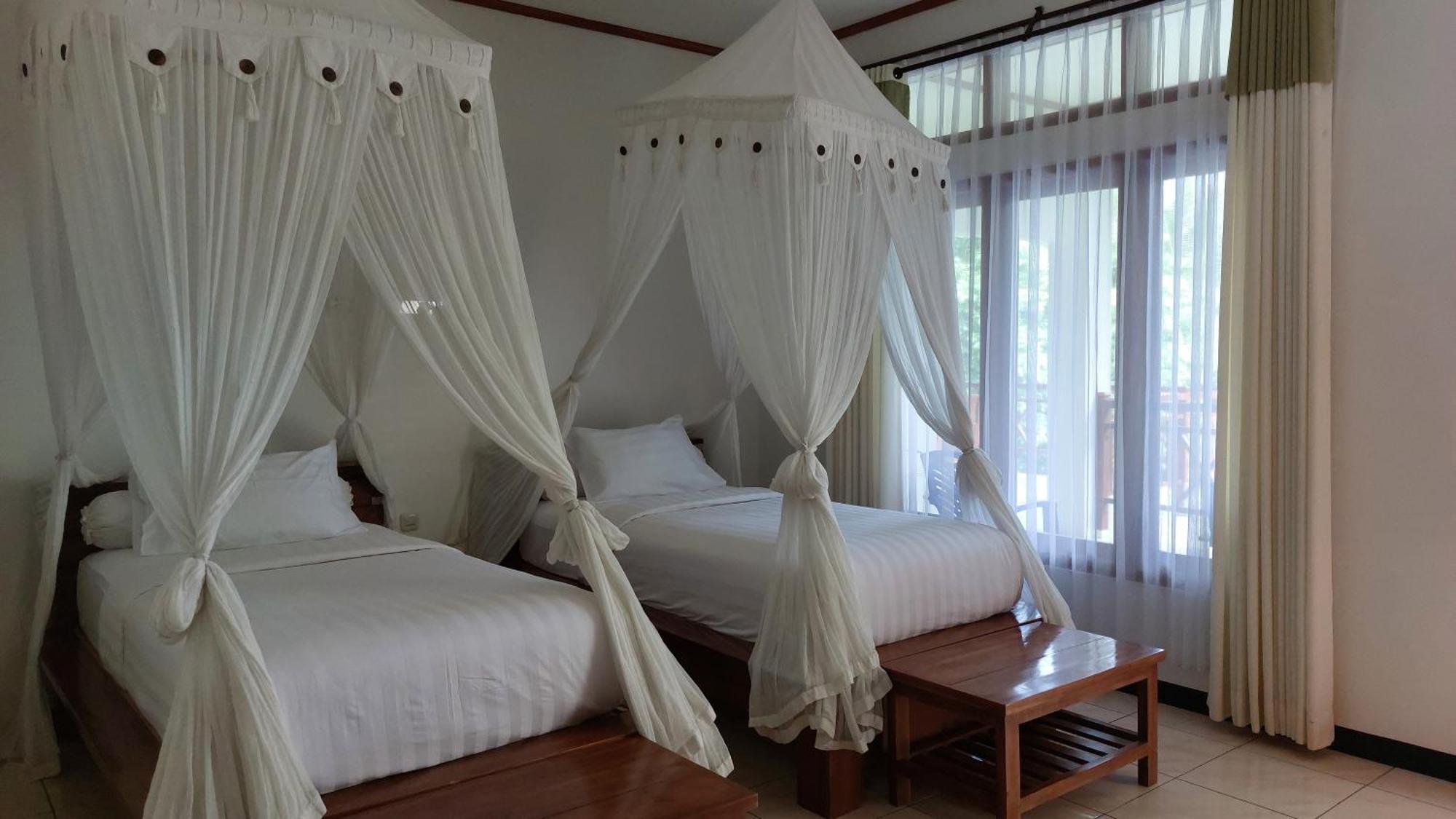 Hotel La Belle Etoile Labuan Bajo Exterior photo
