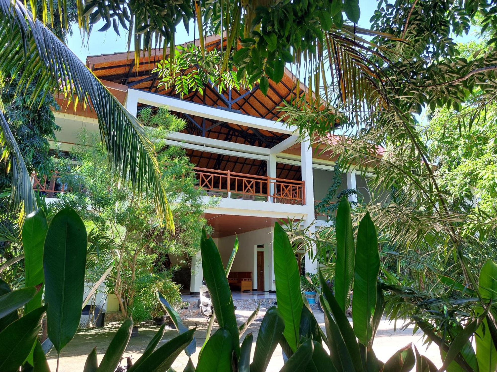Hotel La Belle Etoile Labuan Bajo Exterior photo